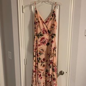 Spaghetti strap flowy pink flowery Lulus dress in XL.